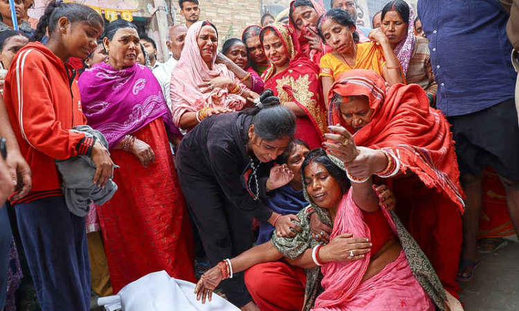 Modi vows not to spare those behind Delhi car blast